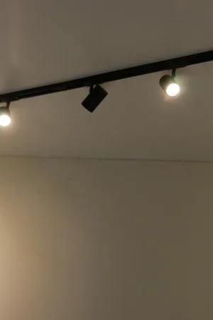 Spanningsrail 200cm Spot 5-lichts zwart Tijdelijk Beschikbaar